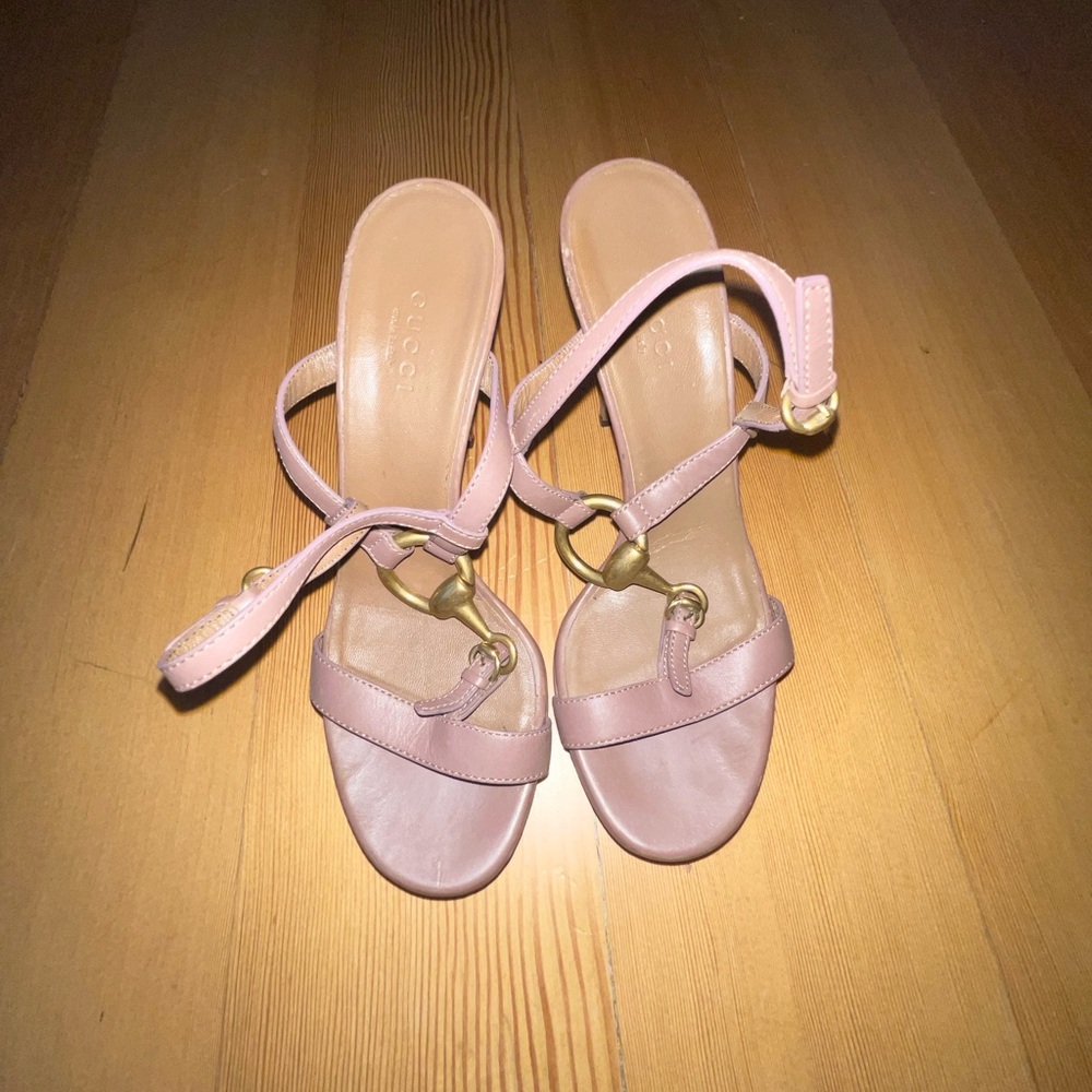 Light pink Gucci Heels with gold accent ￼